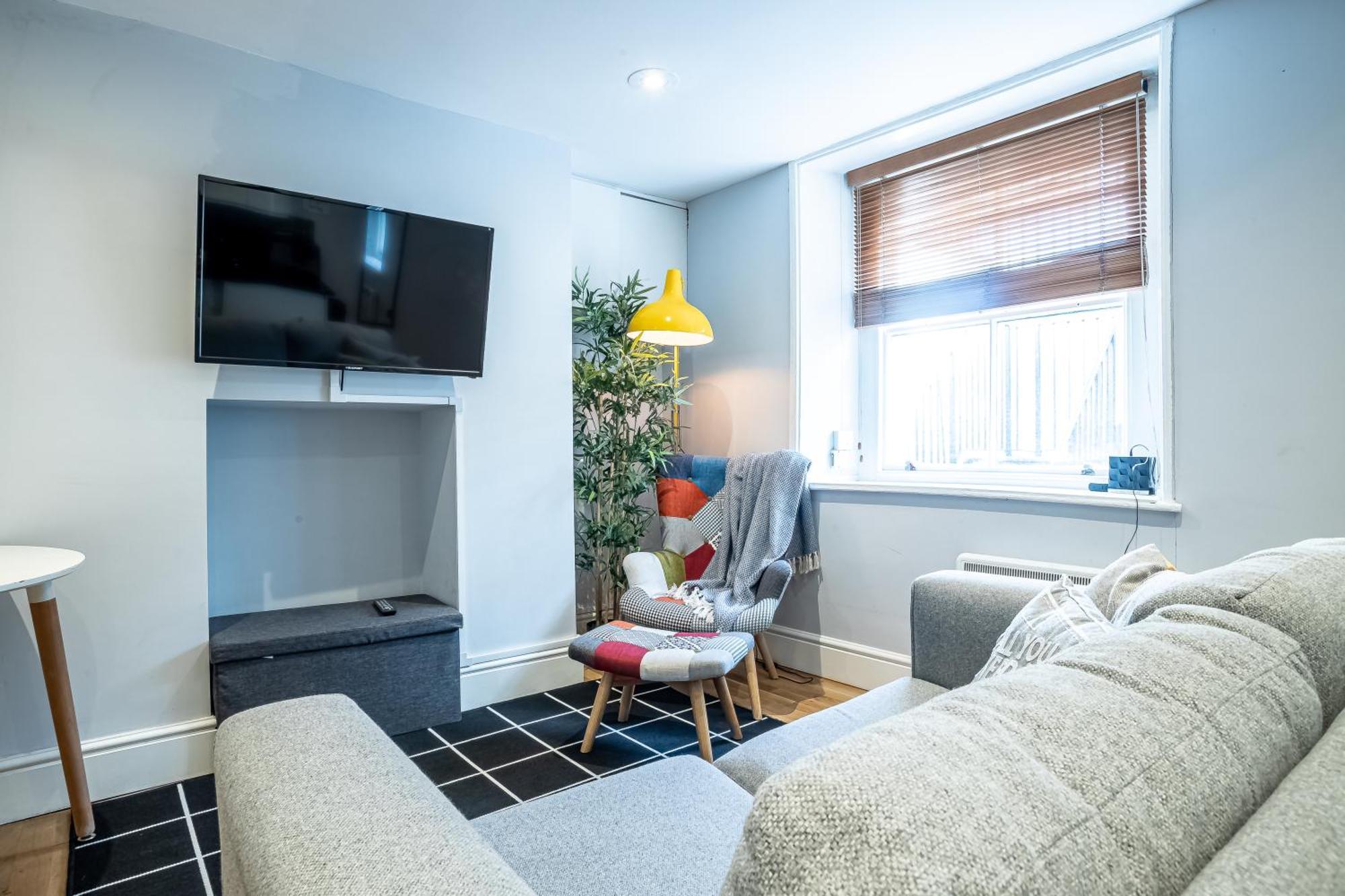 Cosy, Flat For Up To 4 With Park View Appartamento
